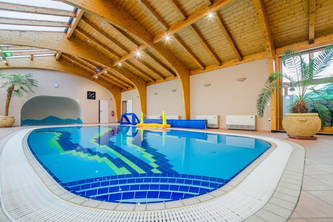Villa Partyhaz *