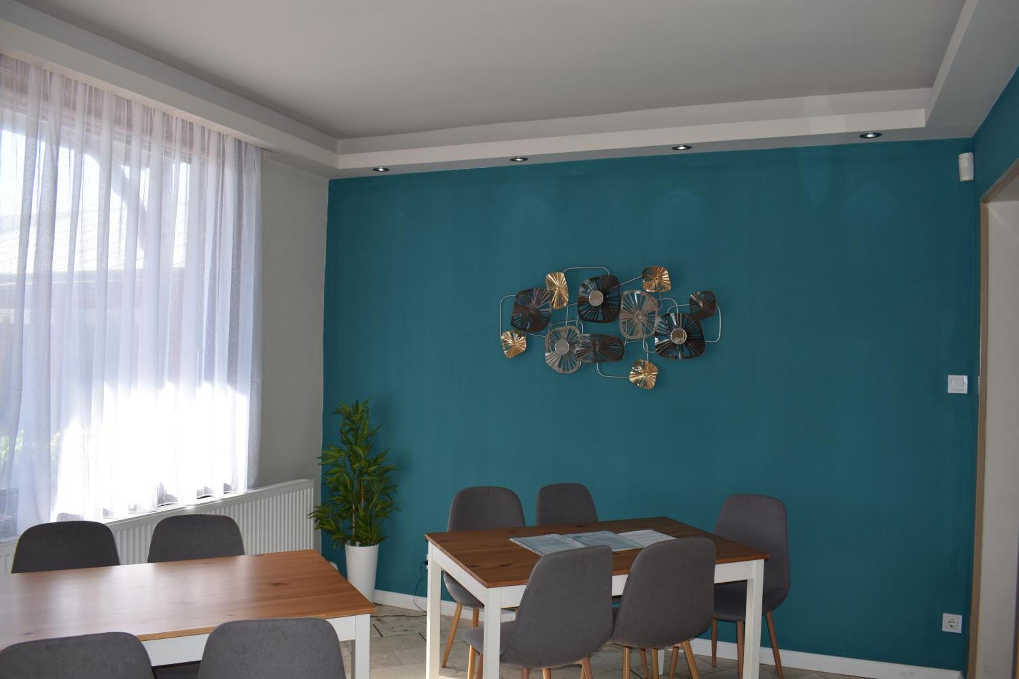 Partyhaz Villa
